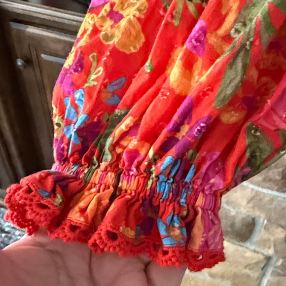 Farm Rio Spring Bananas Top - Picture 2 of 7